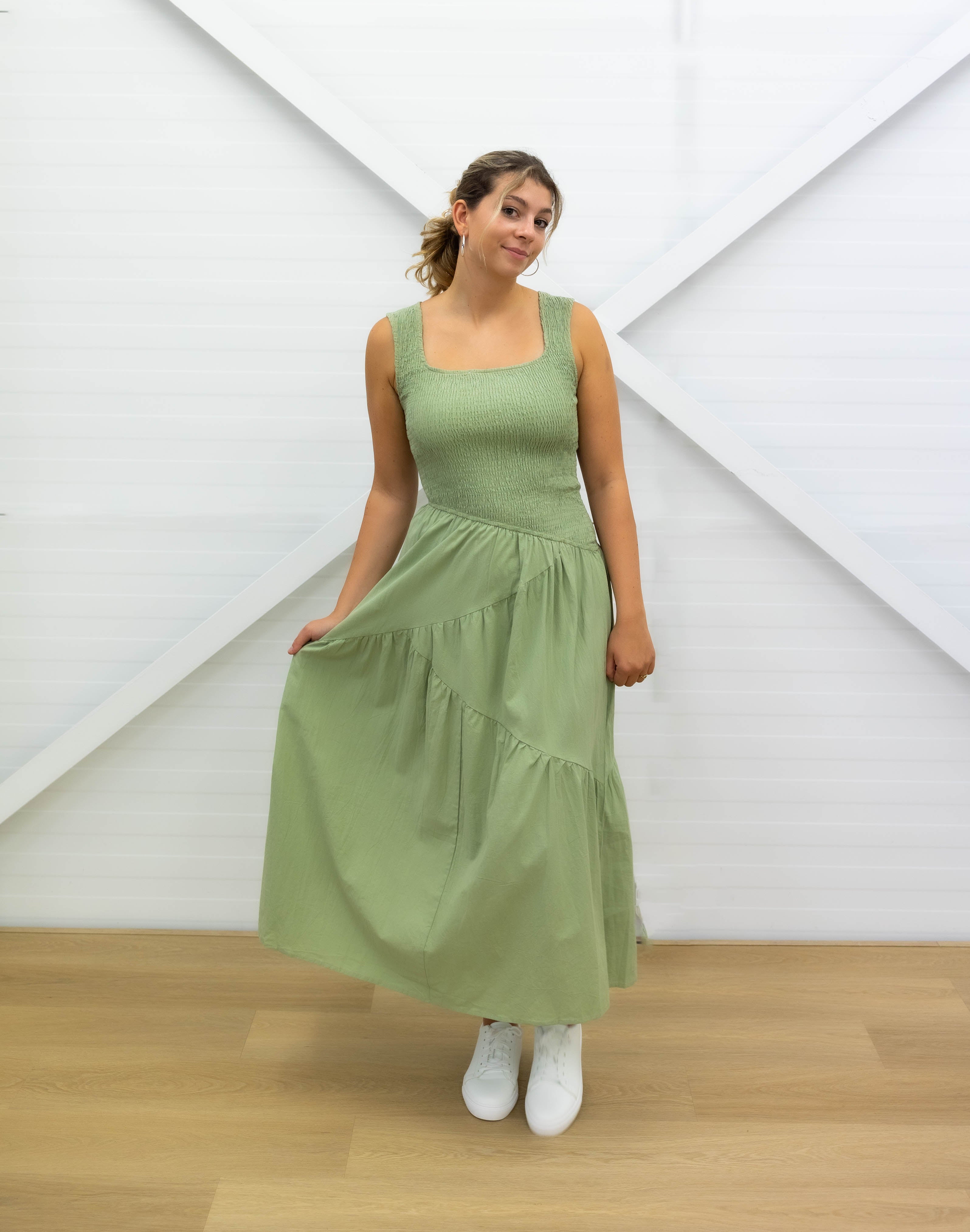 MAXI DRESS - Sleeveless - Green - Square Neck