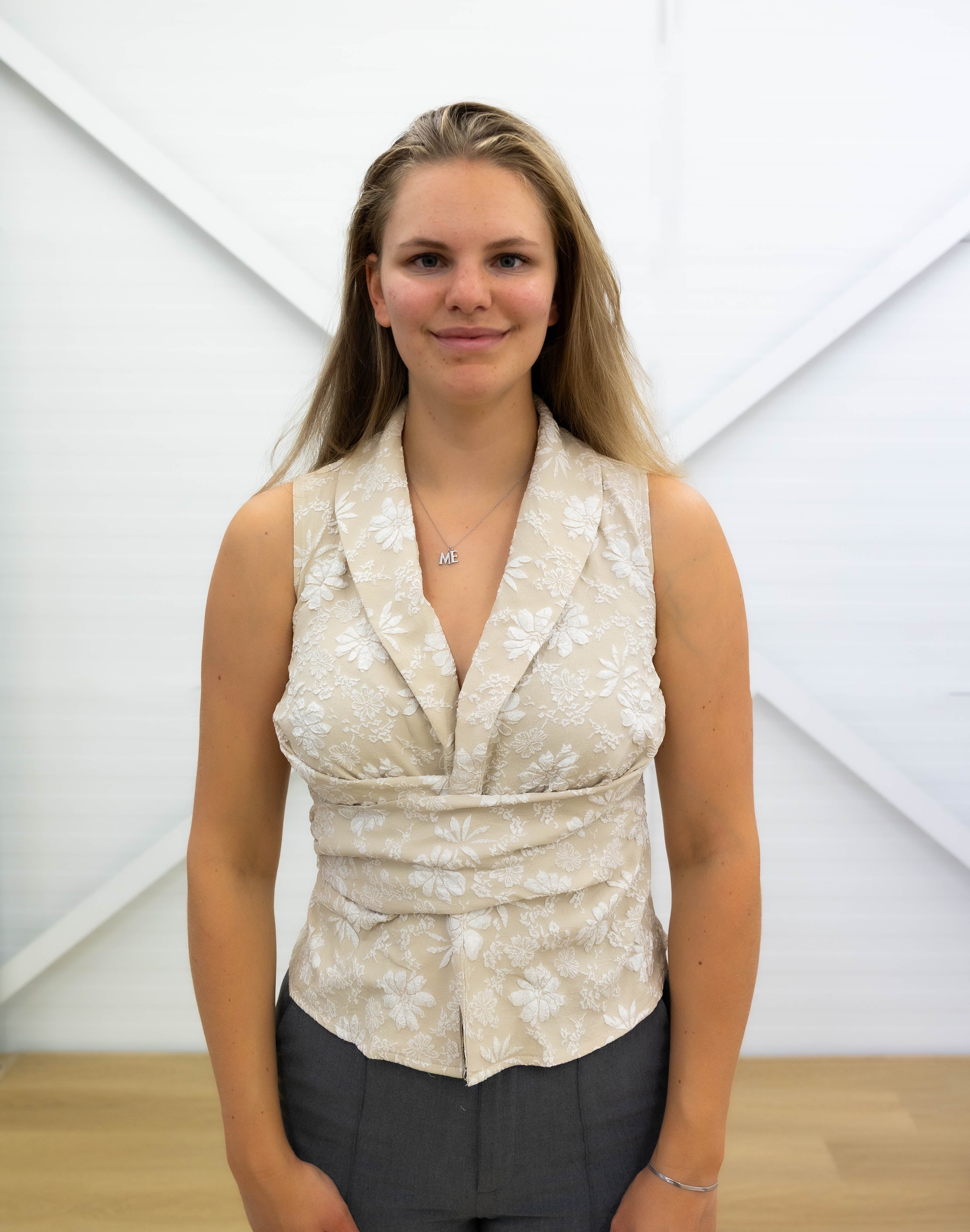 SLEEVELESS WRAP BLOUSE - Beige